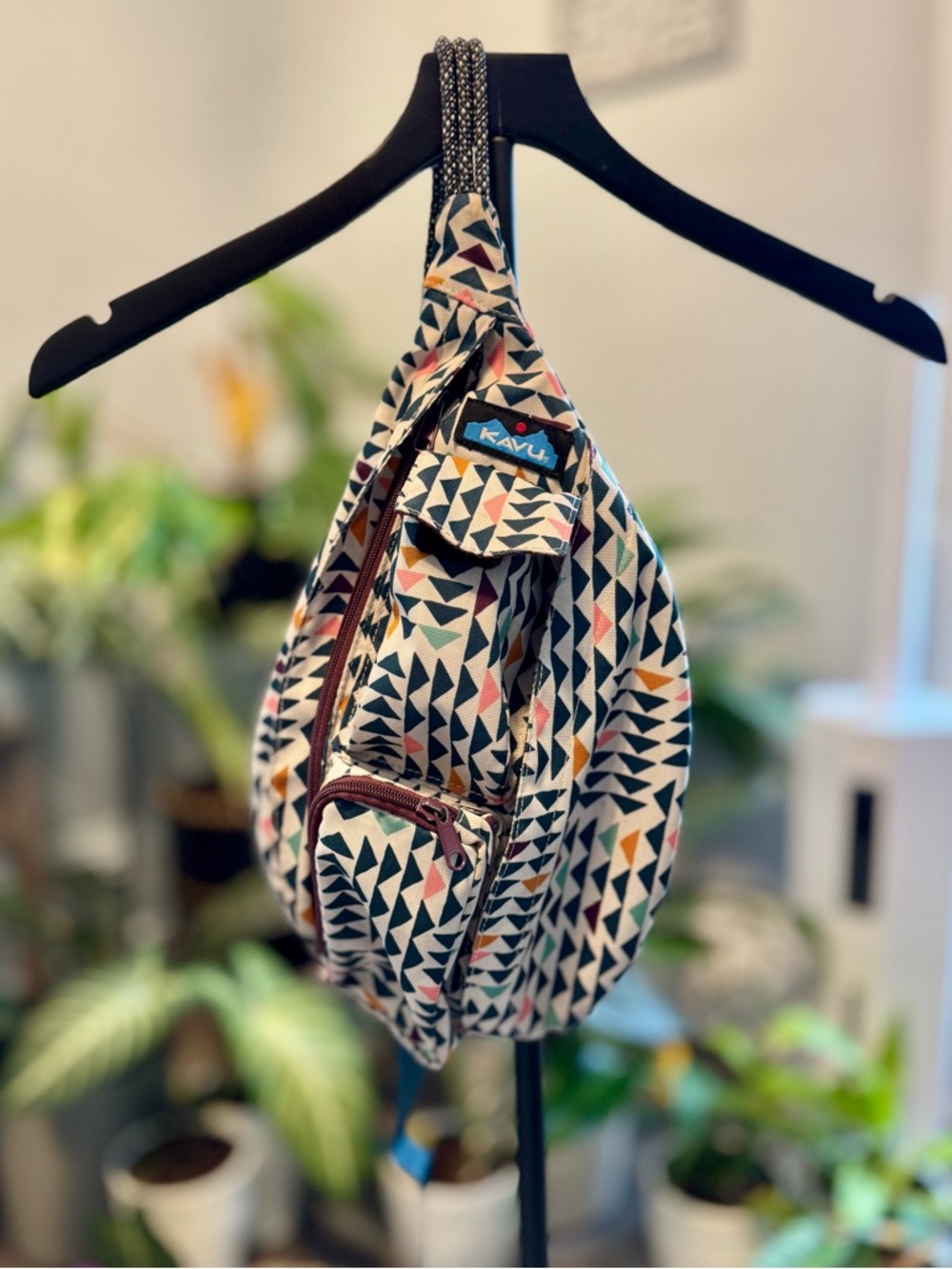 Kavu Geometric Sling Bag